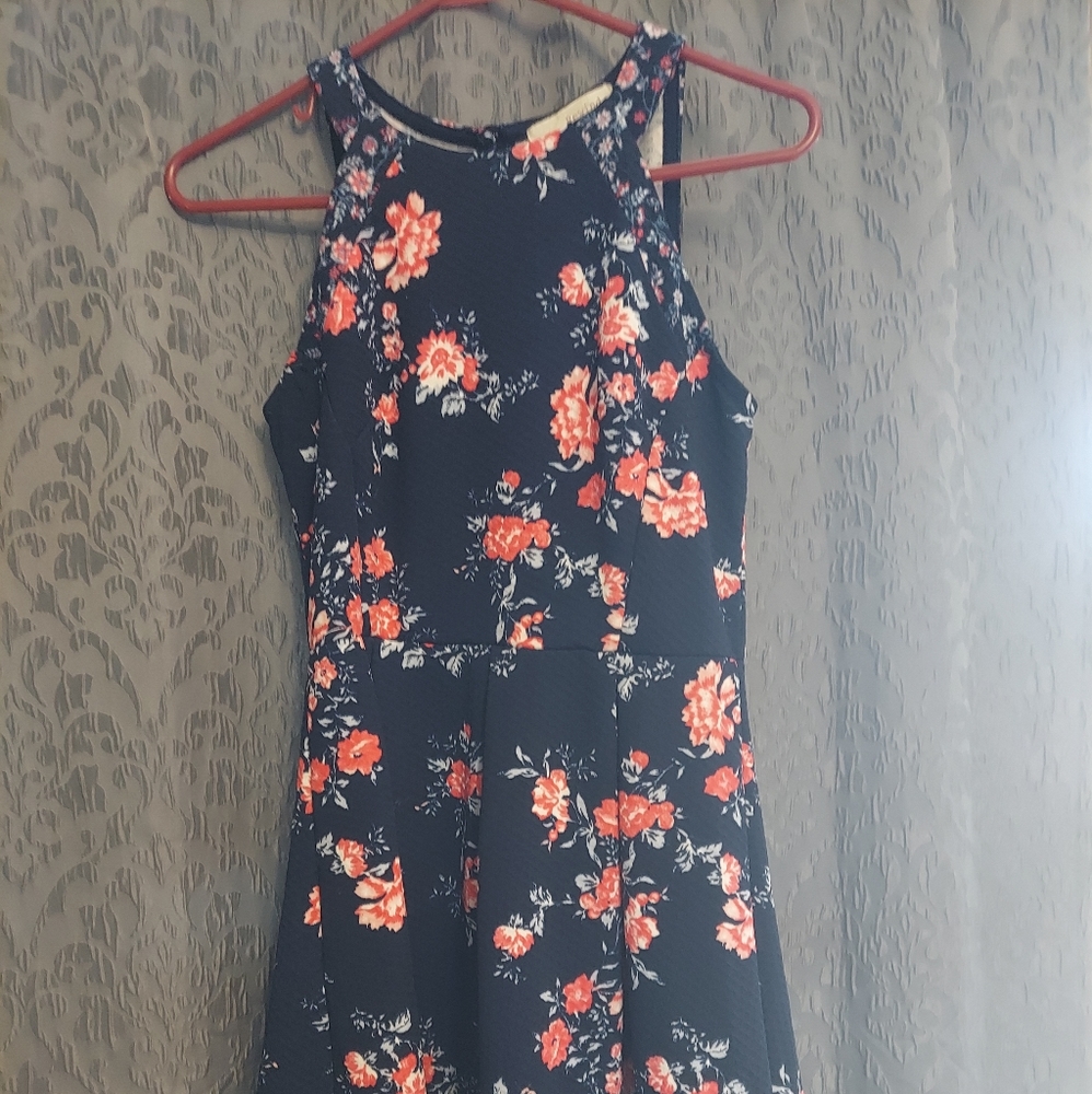 Girls dress, used but in good condition.